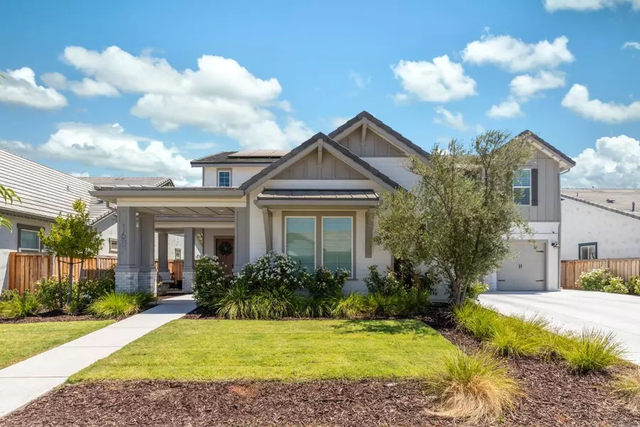 1687 N Bundy AVE, Clovis, CA 93619