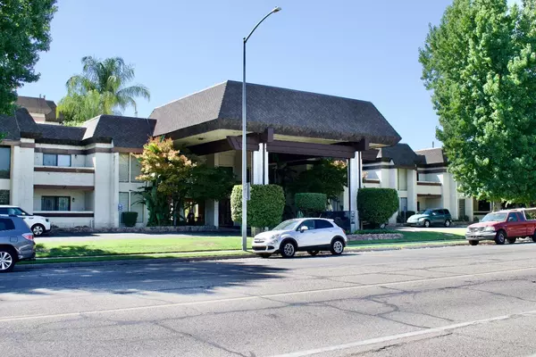 4919 N Millbrook AVE #120, Fresno, CA 93726