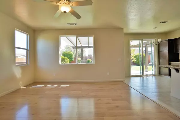 3000 SE Sunnyside CT Visalia, CA 93292