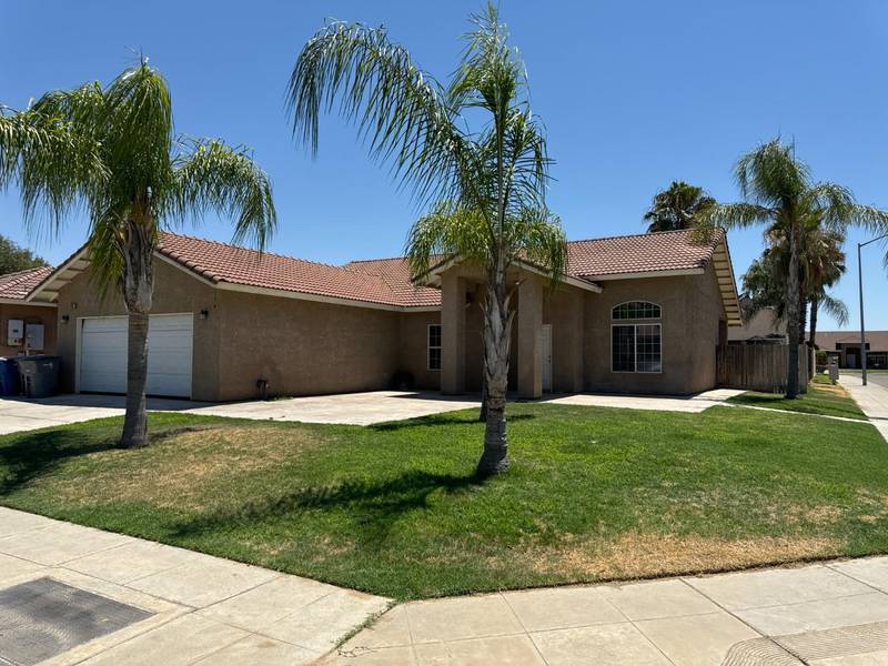 5069 W Robinson AVE, Fresno, CA 93722