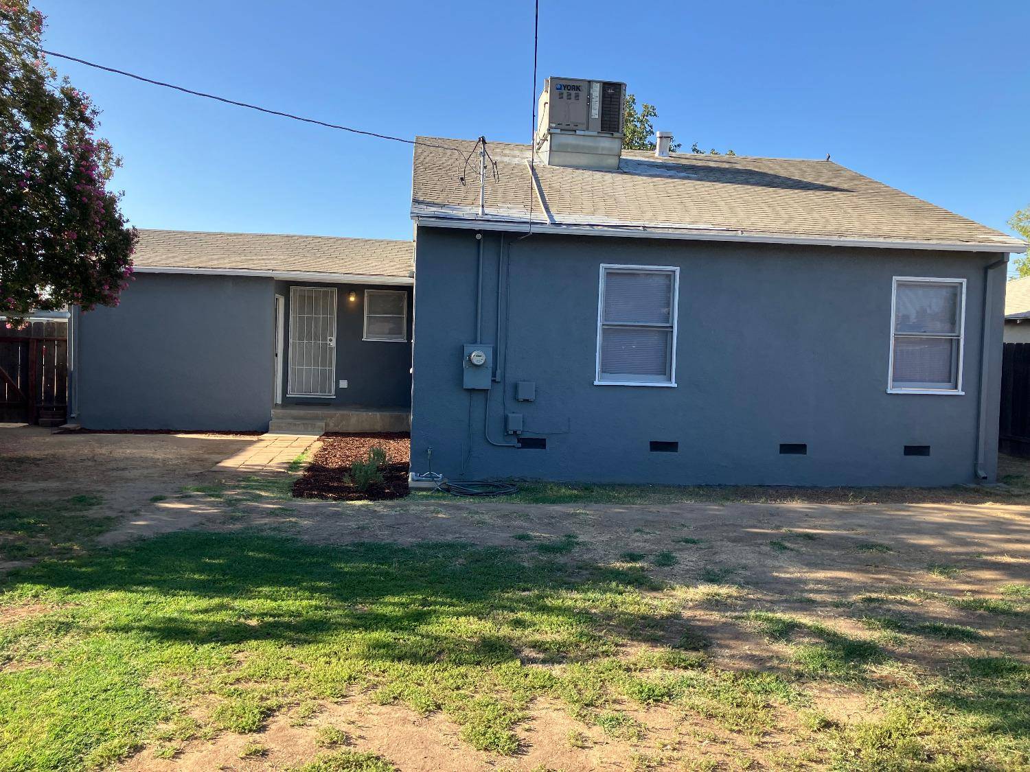 Fresno, CA 93705,544 W Andrews AVE