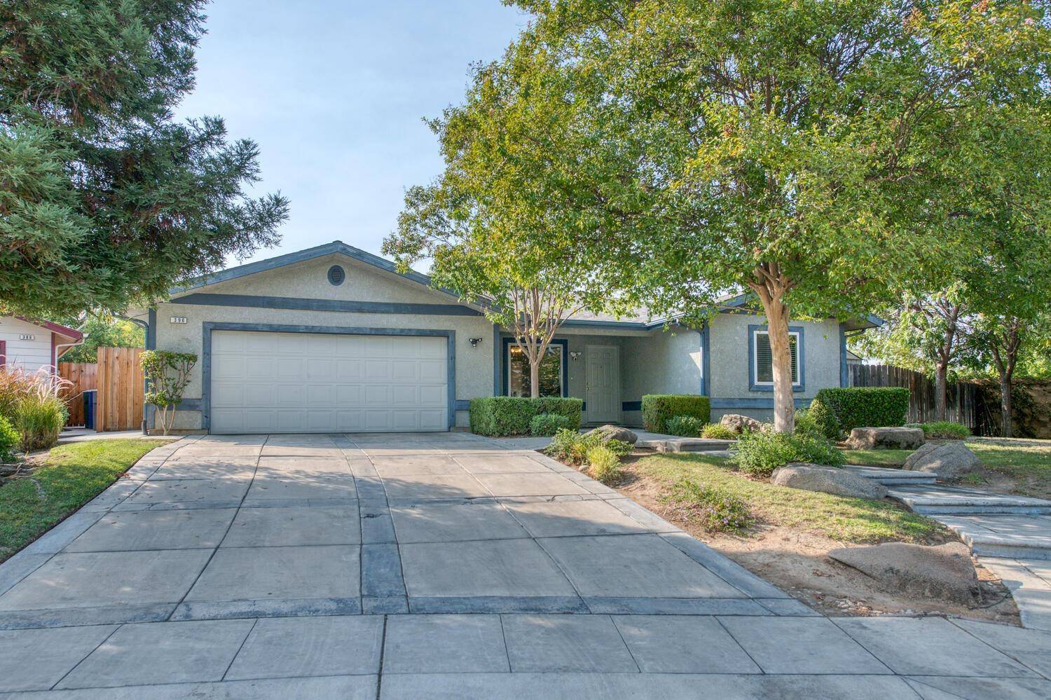 Clovis, CA 93612,396 N Duke AVE