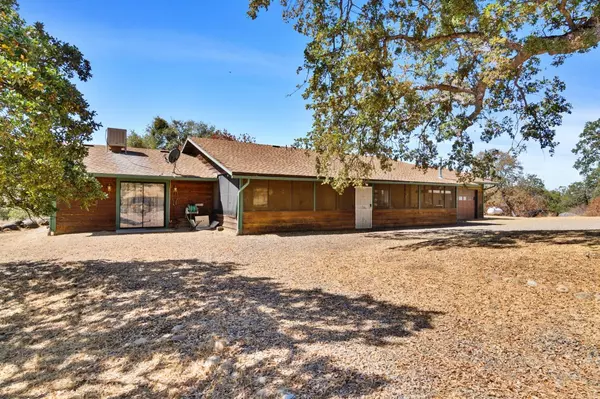 Squaw Valley, CA 93675,46183 Butternut LN