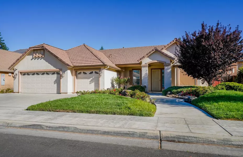 105 W Athens AVE, Clovis, CA 93611