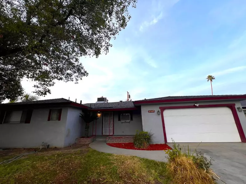 2945 E Indianapolis AVE, Fresno, CA 93726