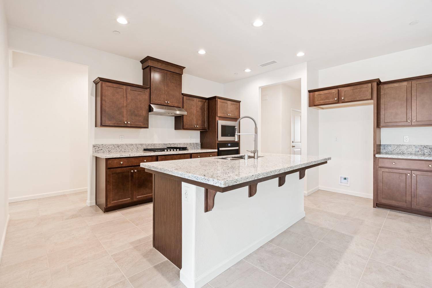 Clovis, CA 93619,4140 Purvis