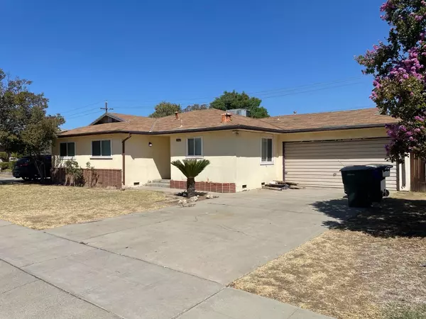 2343 E Saginaw WAY, Fresno, CA 93726