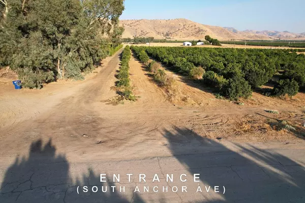 3363 S Anchor AVE, Orange Cove, CA 93646