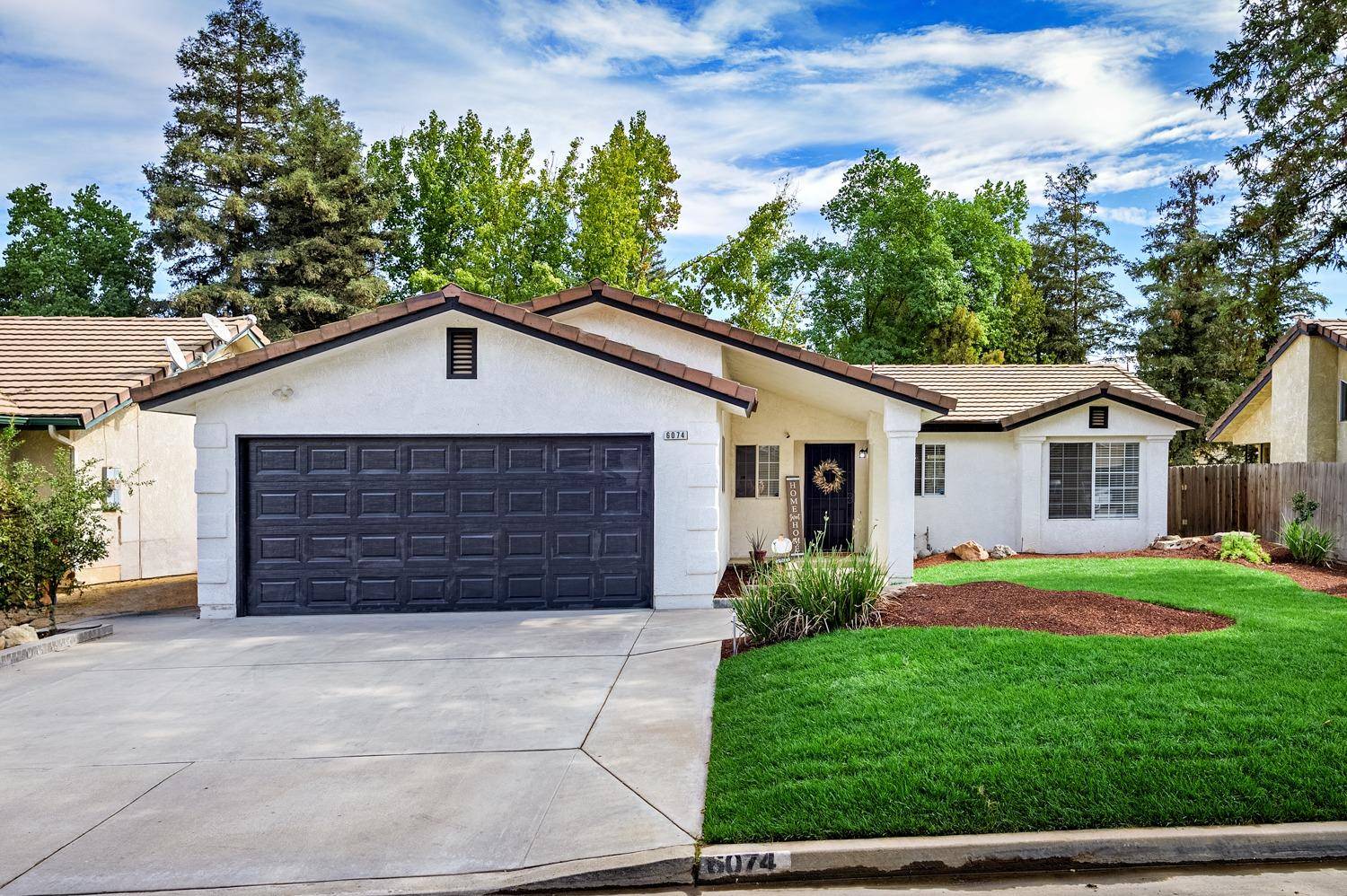 6074 N Mccaffrey AVE, Fresno, CA 93722