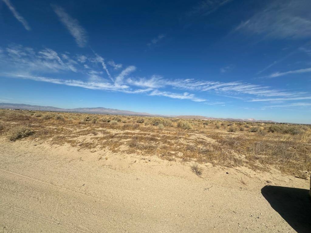Rosamond, CA 93560,5615 W Rosamond BLVD