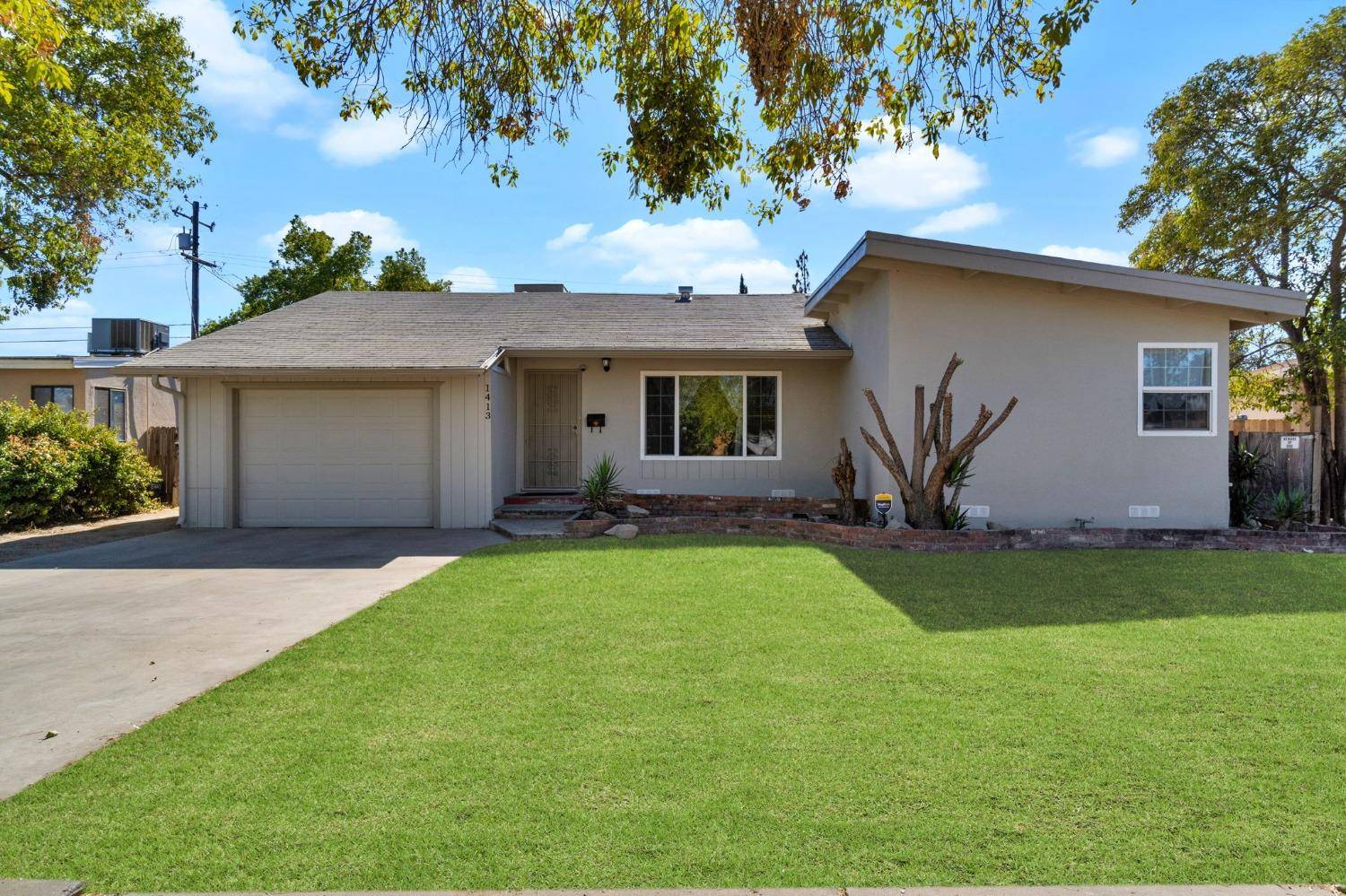 1413 W Griffith WAY, Fresno, CA 93705