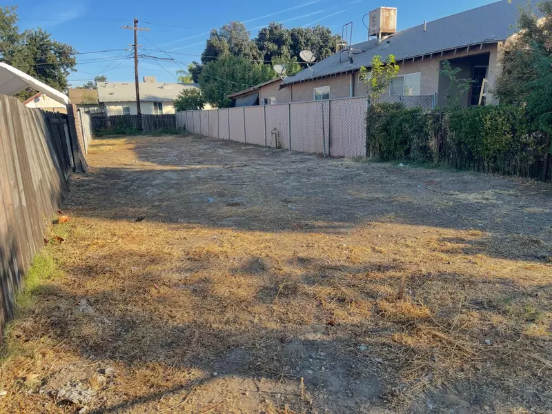 2335 Grant AVE, Fresno, CA 93701