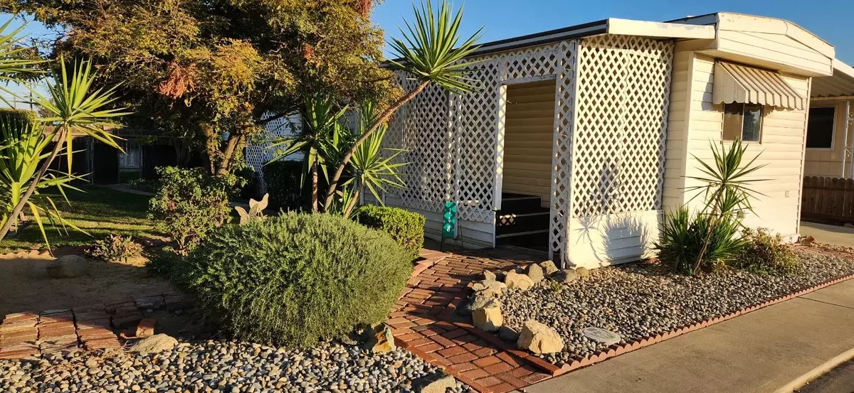 Kingsburg, CA 93631,1551 6th Avenue DR #148