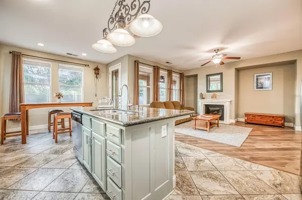 Sanger, CA 93657,991 Rosewood AVE