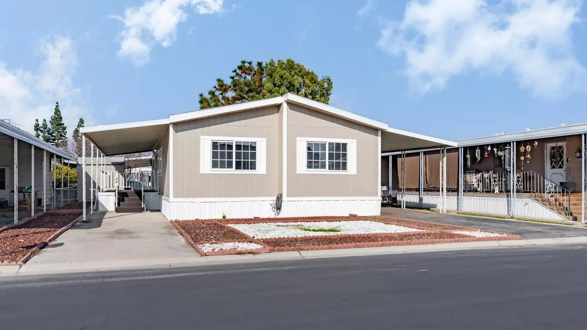 Fresno, CA 93705,2706 W Ashlan AVE #118