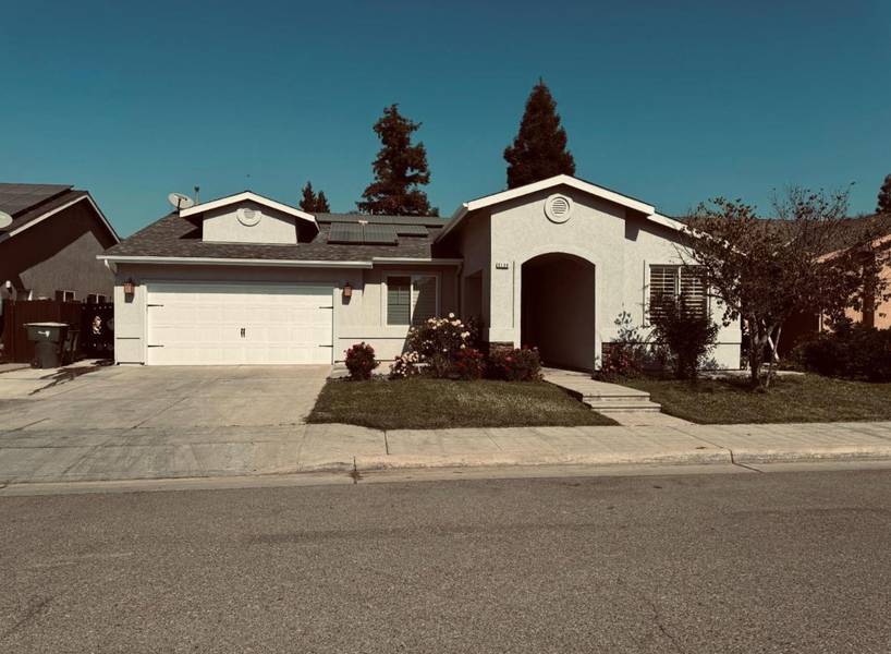 5138 W Beechwood AVE, Fresno, CA 93722