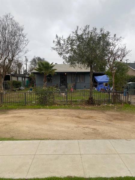 6966 N Van Buren AVE, Fresno, CA 93722