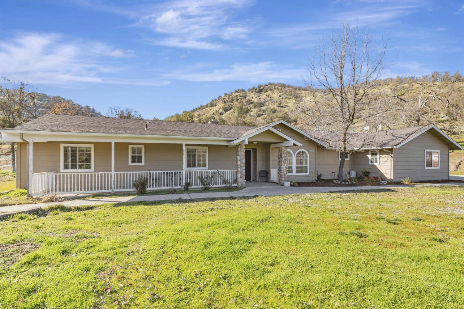 37985 Waxberry LN, Yokuts Valley, CA 93675