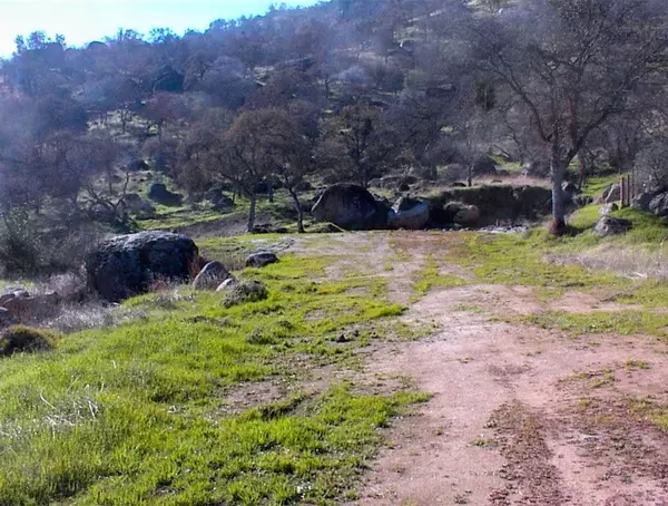 Yokuts Valley, CA 93675,37 Totem LN