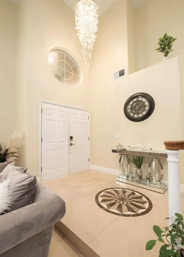 Fresno, CA 93722,7568 N Hanna AVE