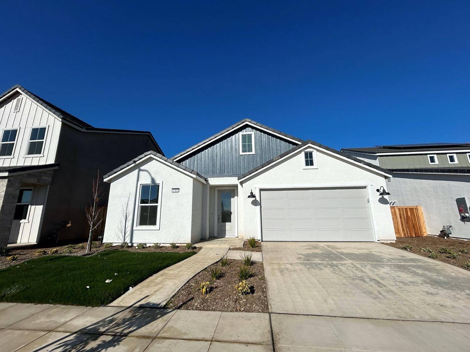 1305 Windmill AVE #87, Clovis, CA 93619