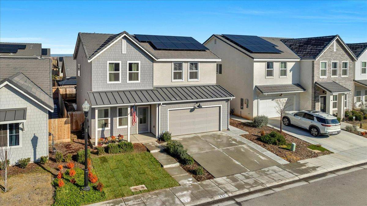 Madera, CA 93636,835 Blue Oak Ln W