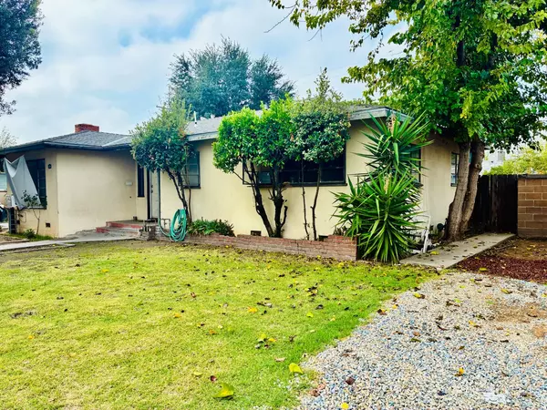 Fresno, CA 93726,3743 N Fresno ST