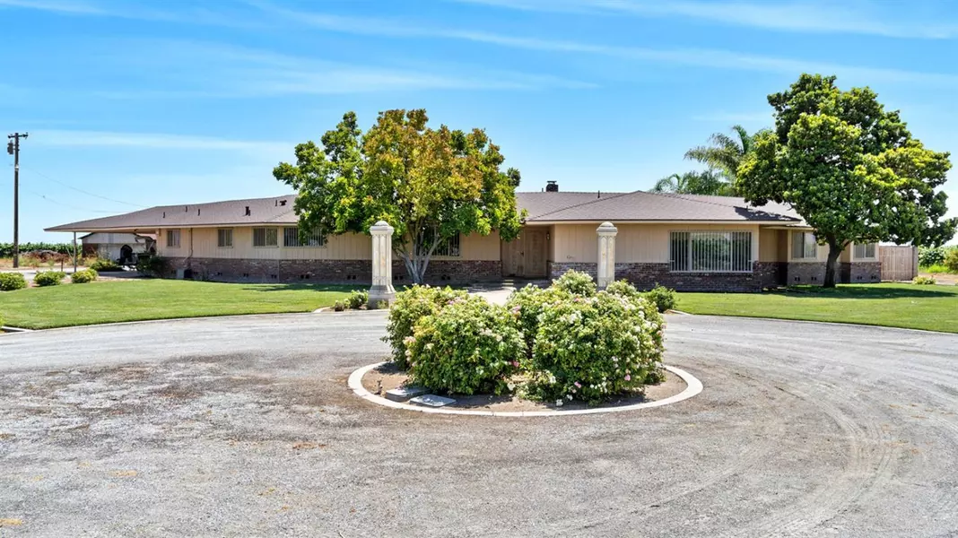 9595 E Butler AVE, Sanger, CA 93657