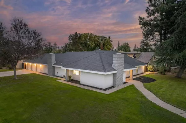 2712 W Barstow AVE, Fresno, CA 93711