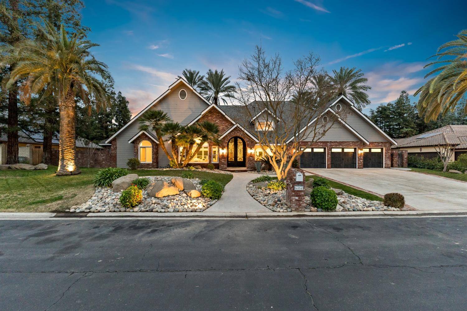 6054 N Woodson AVE, Fresno, CA 93711