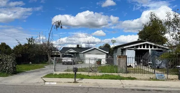 13330 E Young AVE, Parlier, CA 93648
