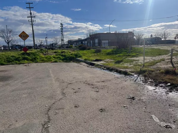 Fresno, CA 93702,2060 S 5th ST