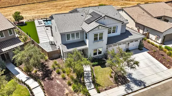 1048 Sawtooth WAY, Madera, CA 93636