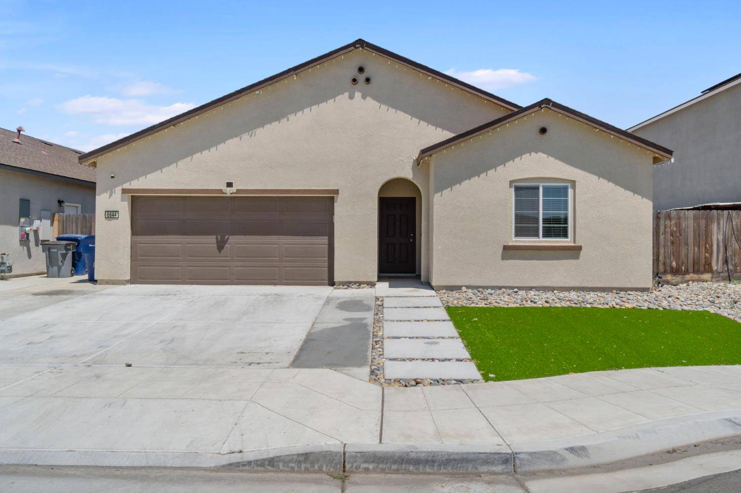 6644 E Dwight WAY, Fresno, CA 93727