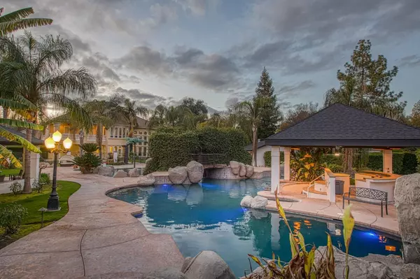 Fresno, CA 93704,4266 N College AVE