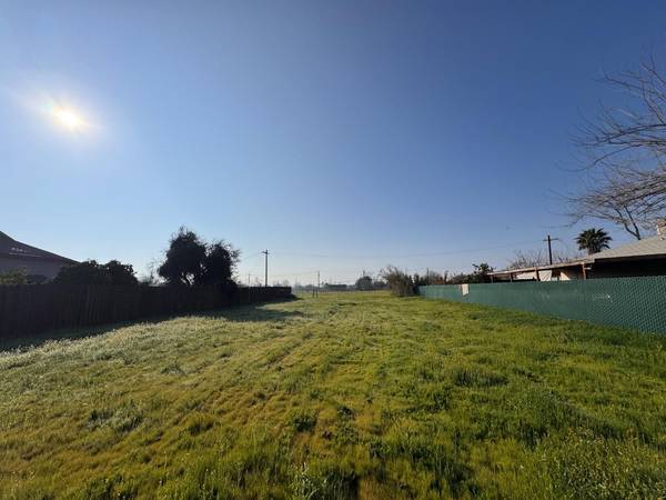 145 W Dunn AVE, Fresno, CA 93706