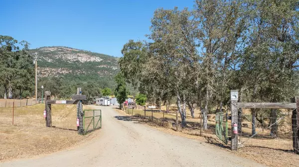 29407 Hidden Hollow LN, Tollhouse, CA 93667
