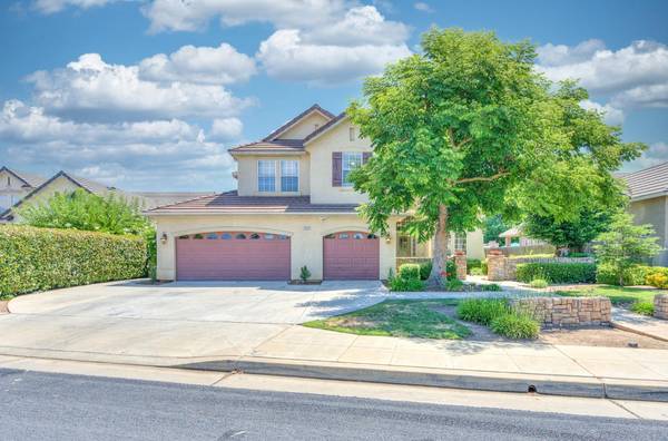 3033 Hanson AVE, Clovis, CA 93611