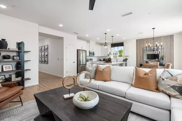 Clovis, CA 93619,1616 Bloom AVE