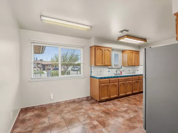 667 E Willamette AVE Fresno, CA 93706