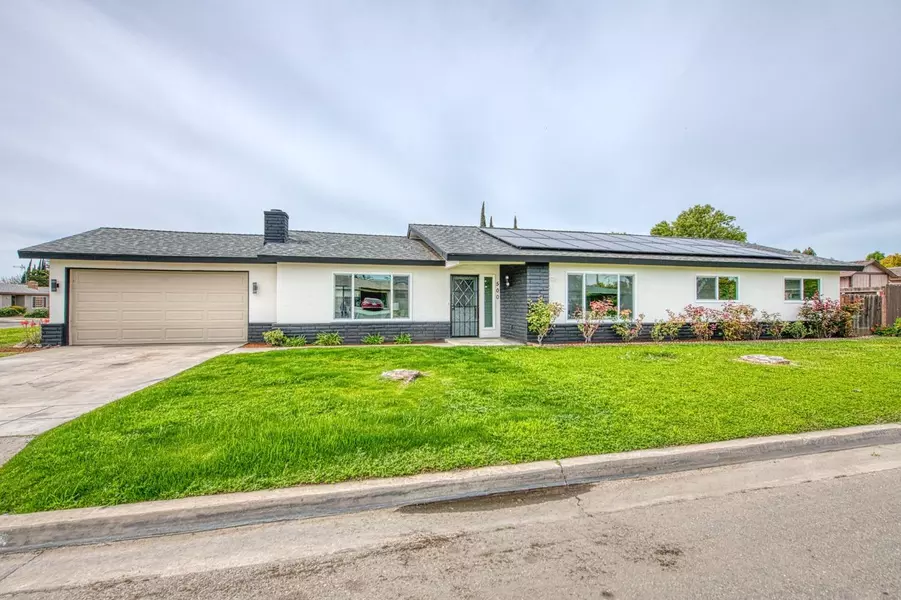 500 N Granada DR, Madera, CA 93637