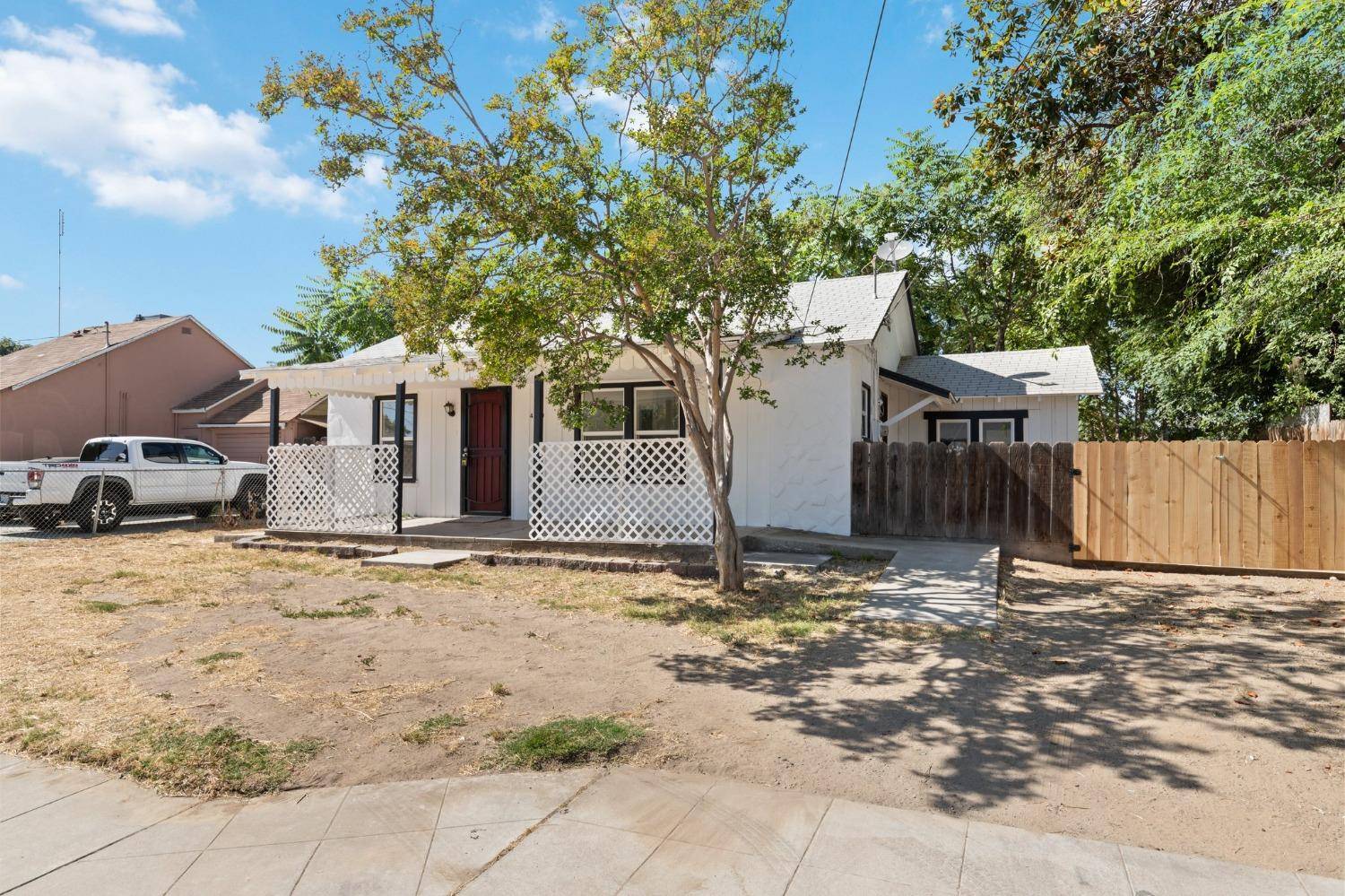 4139 E Hedges AVE, Fresno, CA 93703
