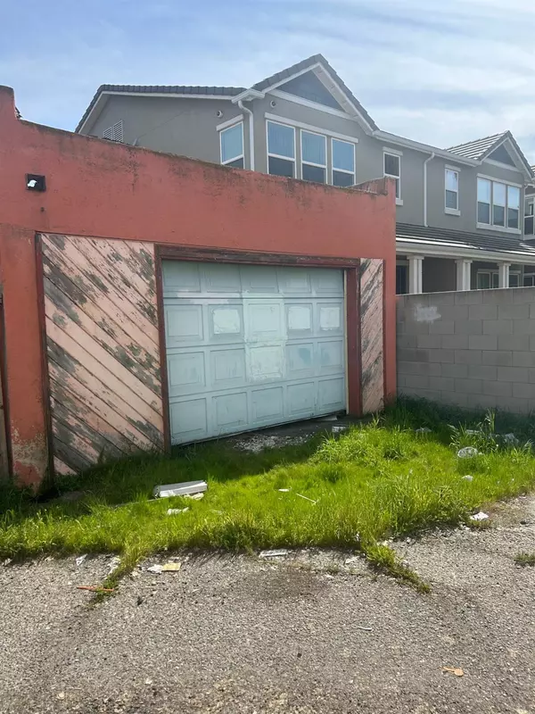 Fresno, CA 93721,2235 San Joaquin ST