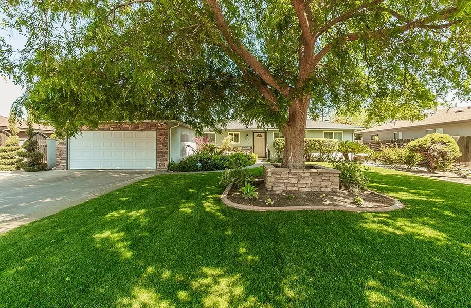 720 I ST, Parlier, CA 93648