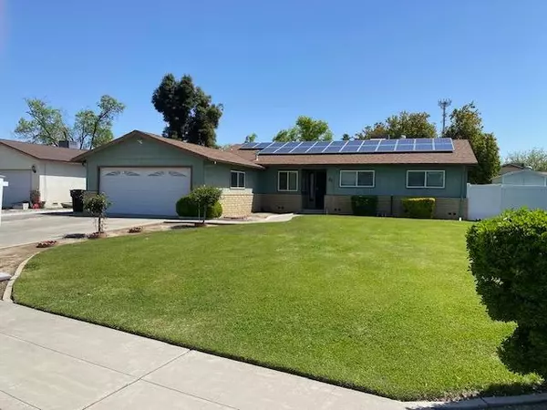 38 S Olive ST, Lemoore, CA 93245