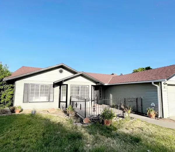 1205 Majestic CT, Madera, CA 93637