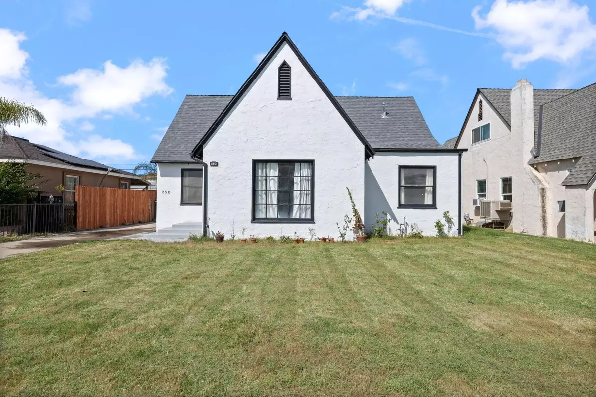 Fresno, CA 93702,250 S Woodrow AVE