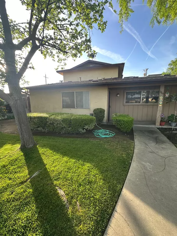1069 Cherry LN #B, Clovis, CA 93612