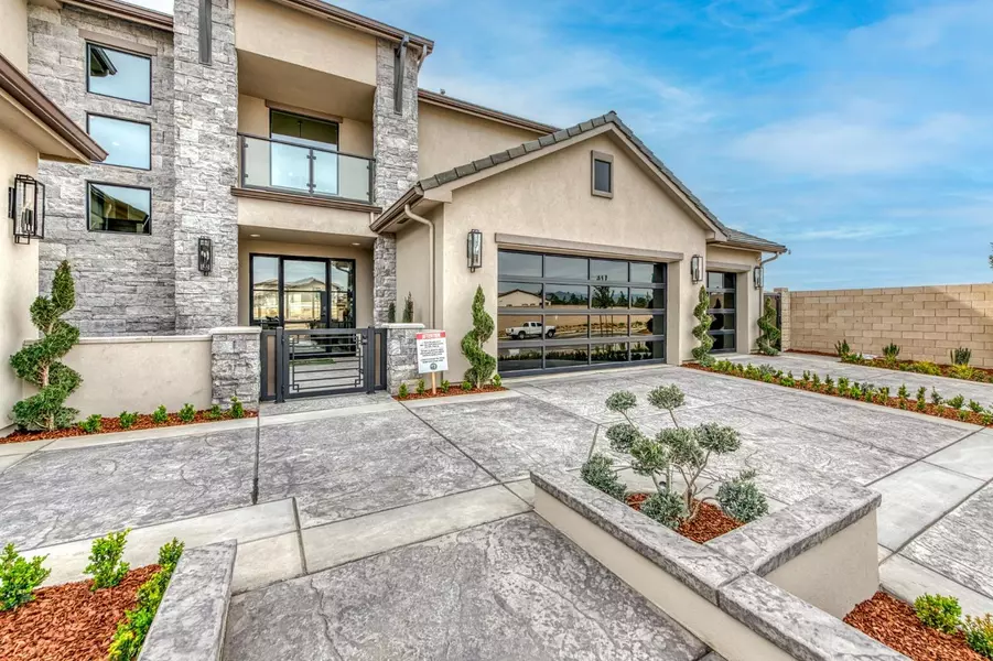 11417 N Portofino DR, Fresno, CA 93730