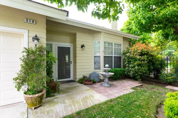 Dinuba, CA 93618,510 Village CT